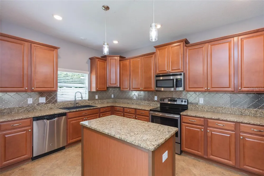 11508 MANSFIELD POINT DRIVE Riverview, FL 33569