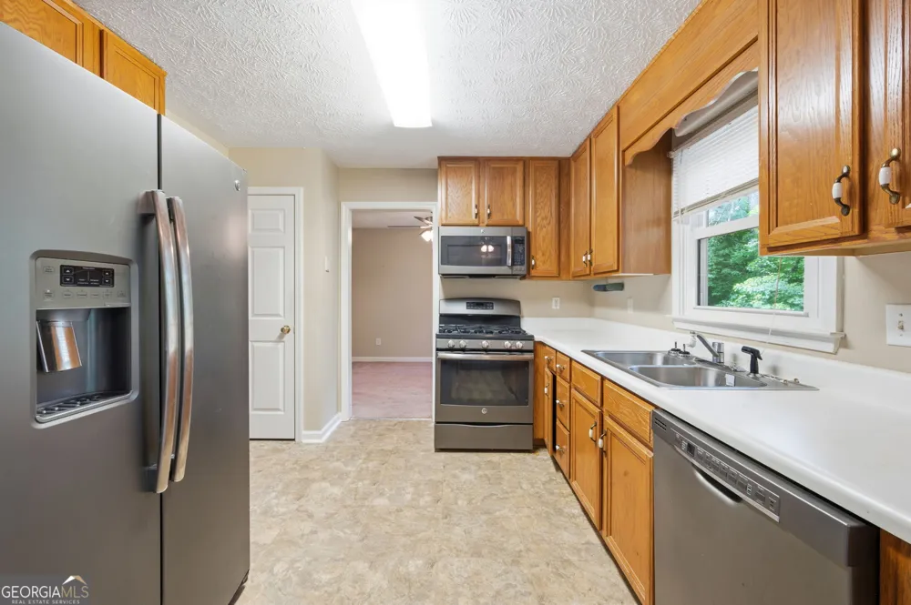 131 Maplewood CV Acworth, GA 30101