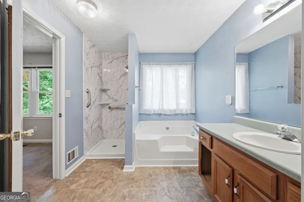 131 Maplewood CV Acworth, GA 30101