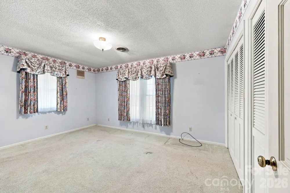 215 E Park Avenue Granite Quarry, NC 28146