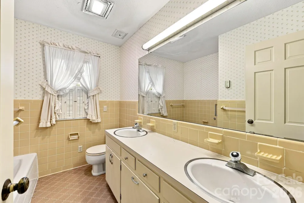 215 E Park Avenue Granite Quarry, NC 28146