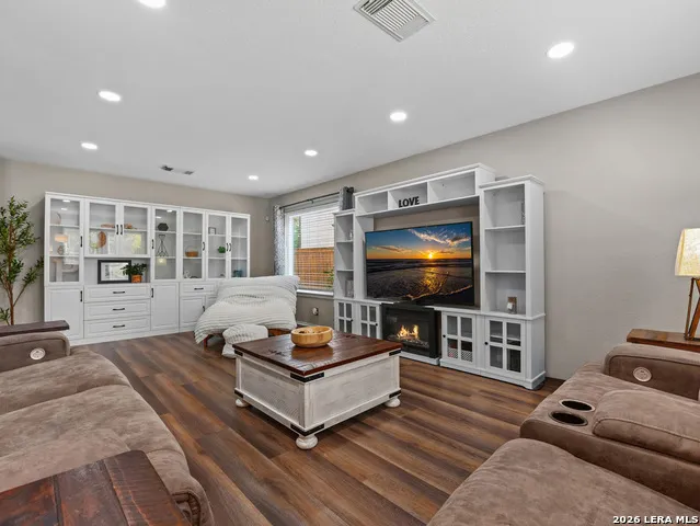 9023 Camino Rey San Antonio, TX 78245