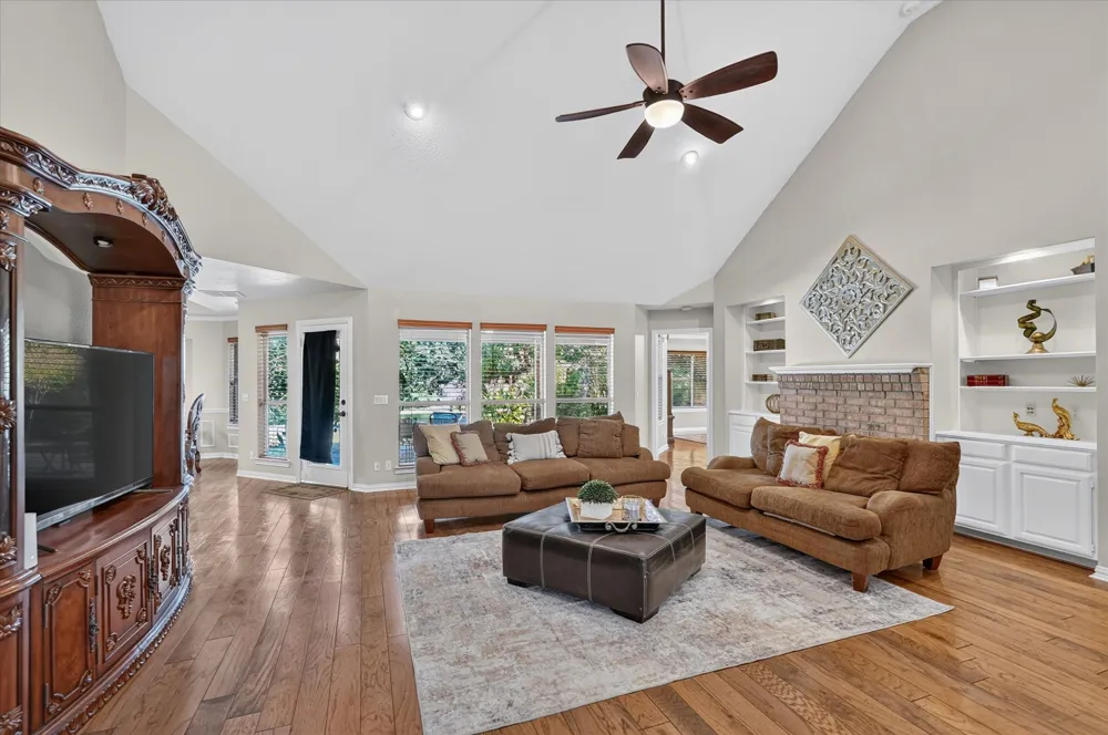 813 Twin Creek Drive Mansfield, TX 76063