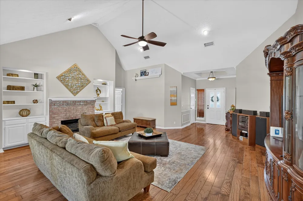 813 Twin Creek Drive Mansfield, TX 76063
