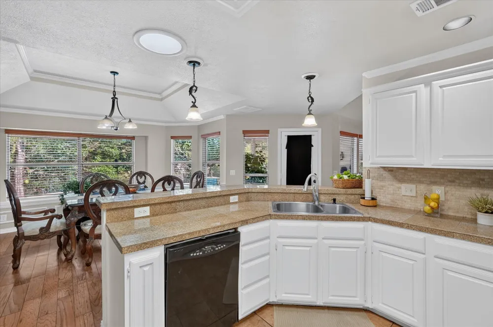 813 Twin Creek Drive Mansfield, TX 76063