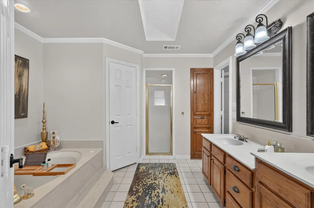 813 Twin Creek Drive Mansfield, TX 76063