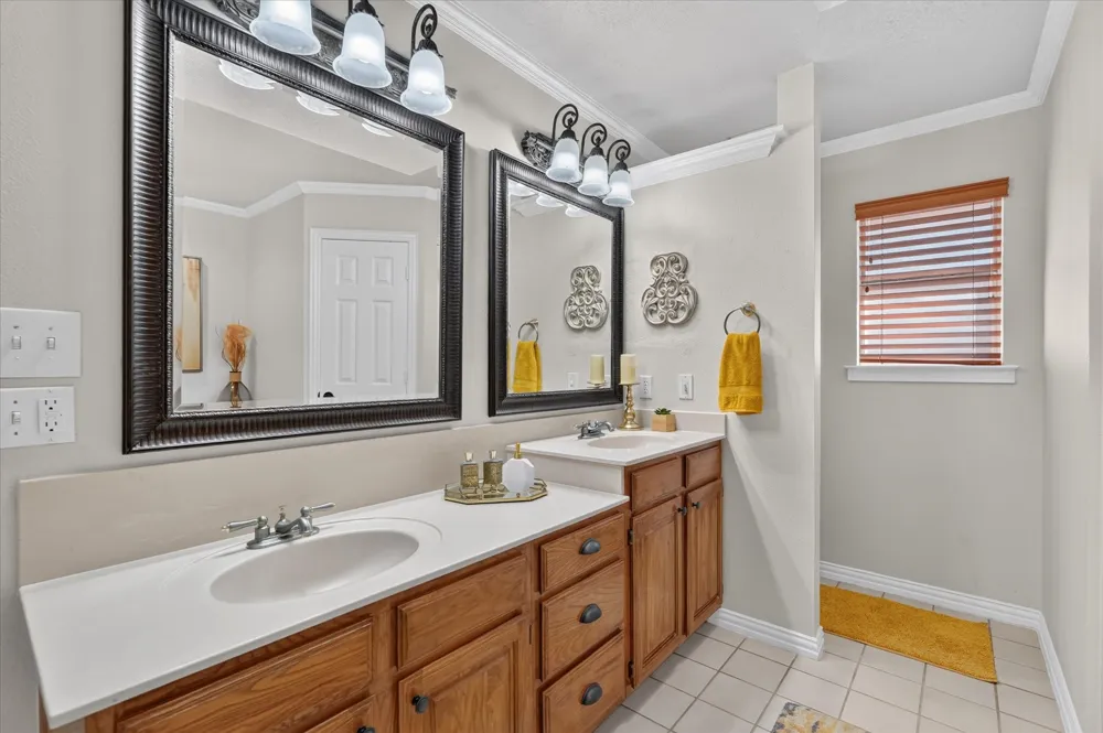 813 Twin Creek Drive Mansfield, TX 76063