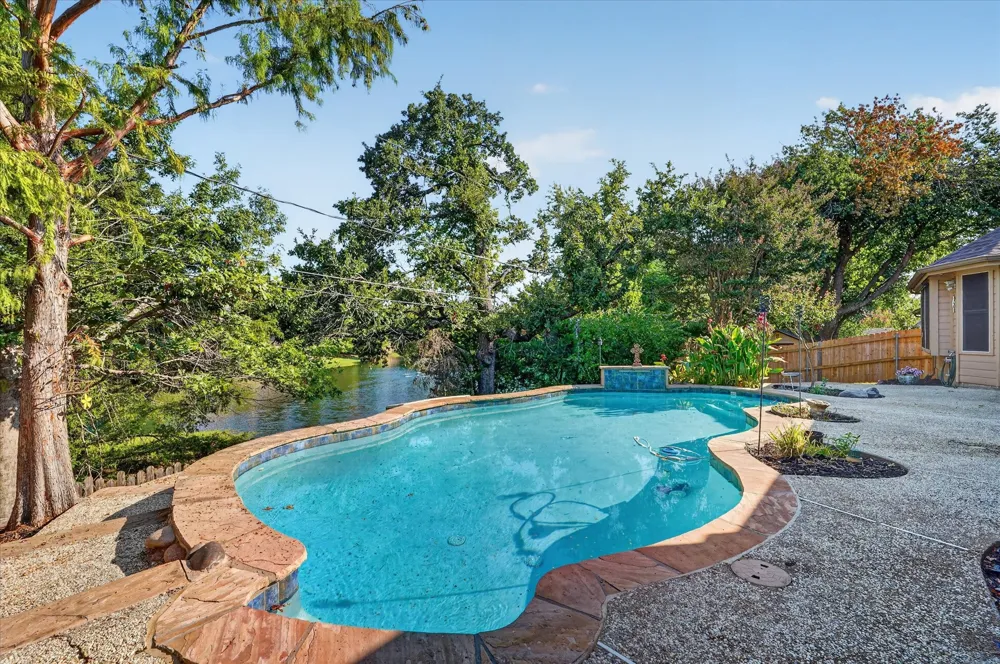 813 Twin Creek Drive Mansfield, TX 76063