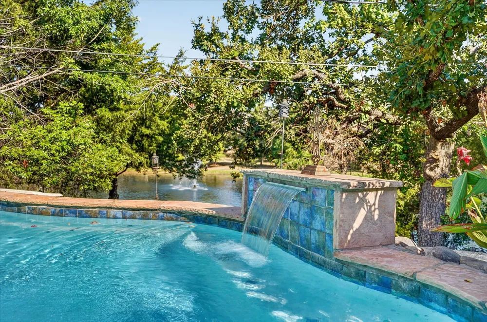 813 Twin Creek Drive Mansfield, TX 76063