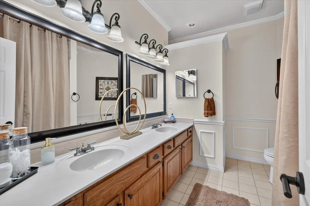 813 Twin Creek Drive Mansfield, TX 76063