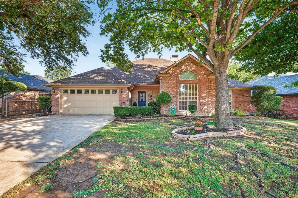 813 Twin Creek Drive Mansfield, TX 76063