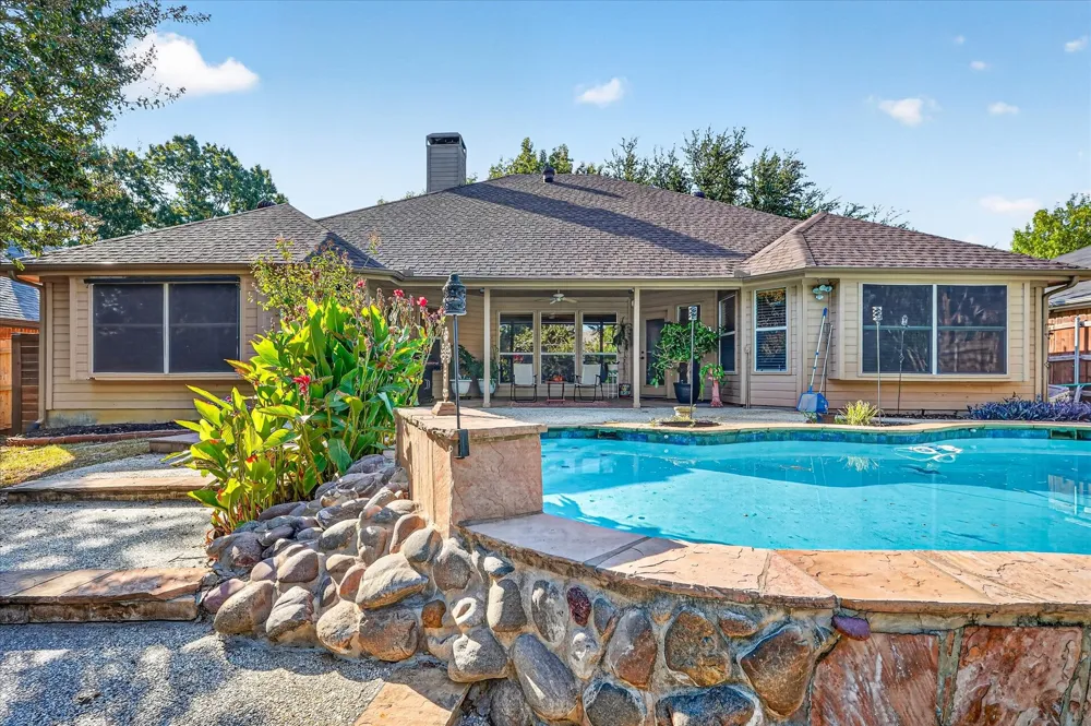 813 Twin Creek Drive Mansfield, TX 76063