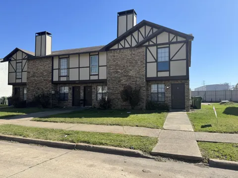 2802 Wimbledon Court #D