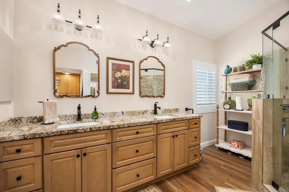 4994 Lamia Way Oceanside, CA 92056