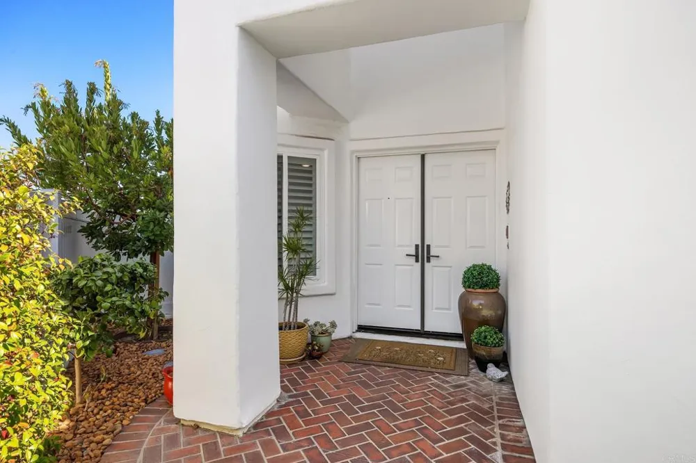 4994 Lamia Way Oceanside, CA 92056