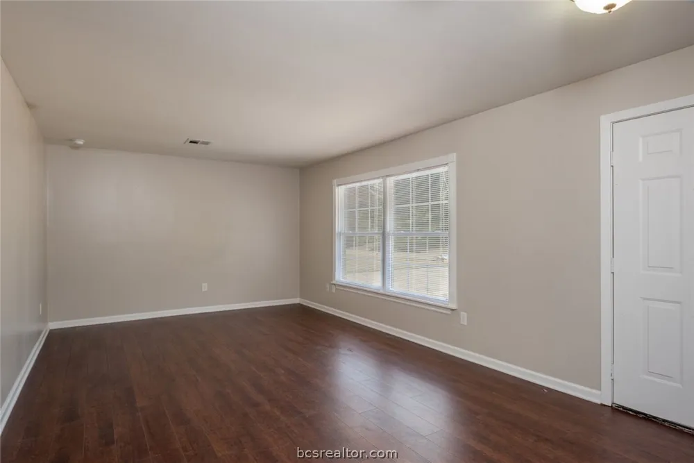 906 Lazy Lane Bryan, TX 77802