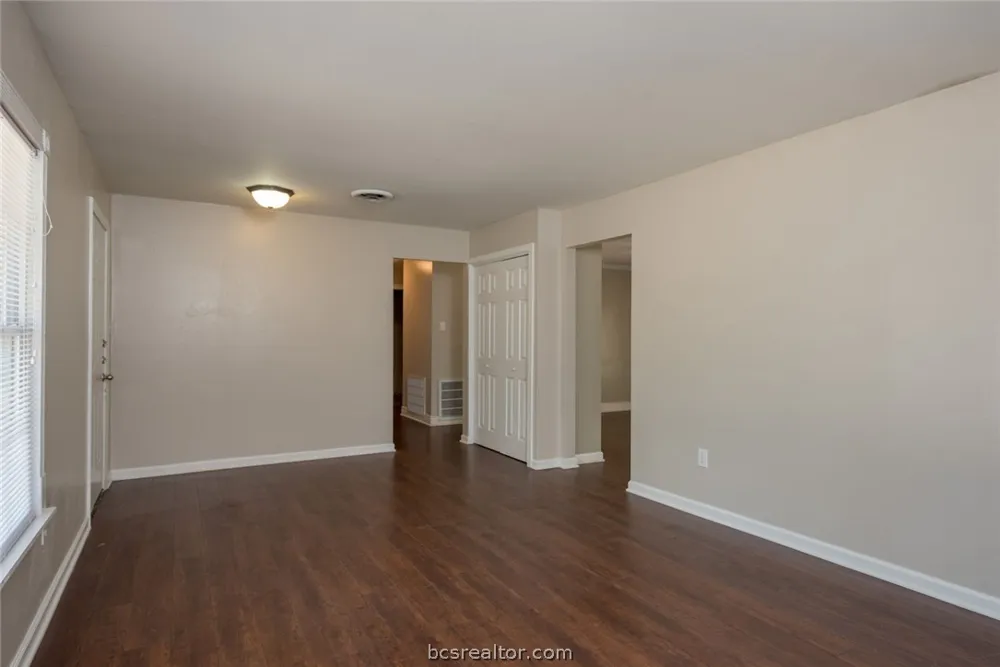 906 Lazy Lane Bryan, TX 77802