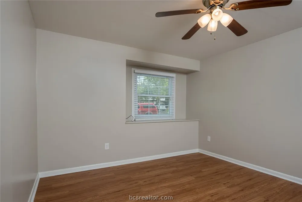 906 Lazy Lane Bryan, TX 77802