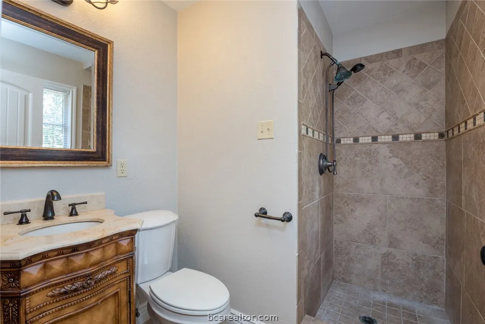 906 Lazy Lane Bryan, TX 77802