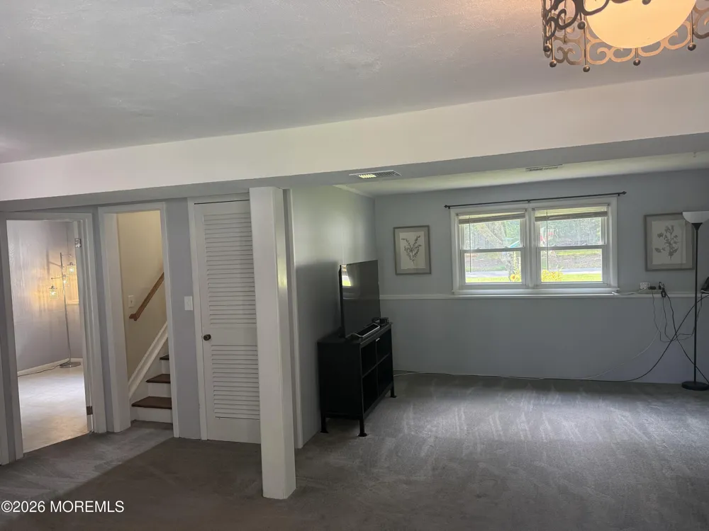 43 Walter Drive Jackson, NJ 08527