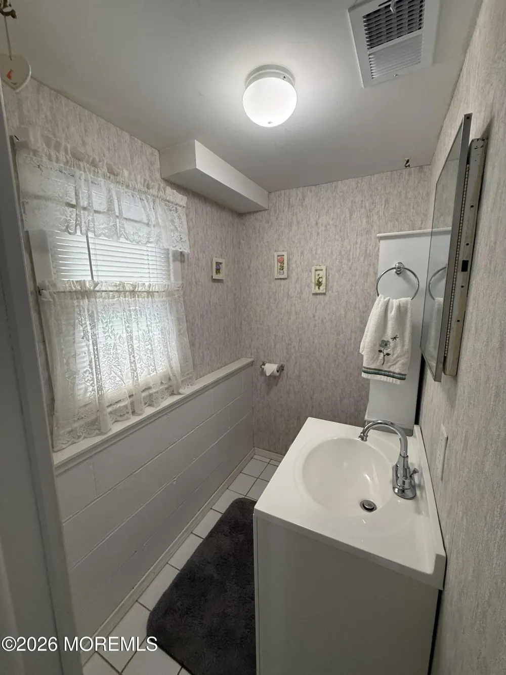 43 Walter Drive Jackson, NJ 08527