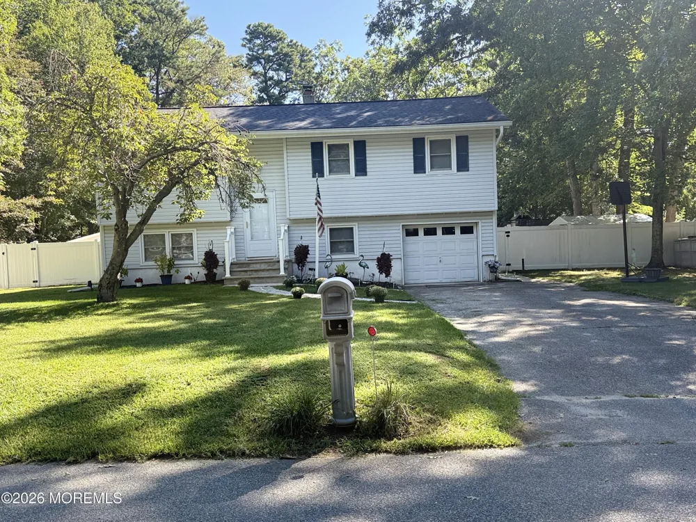 43 Walter Drive Jackson, NJ 08527