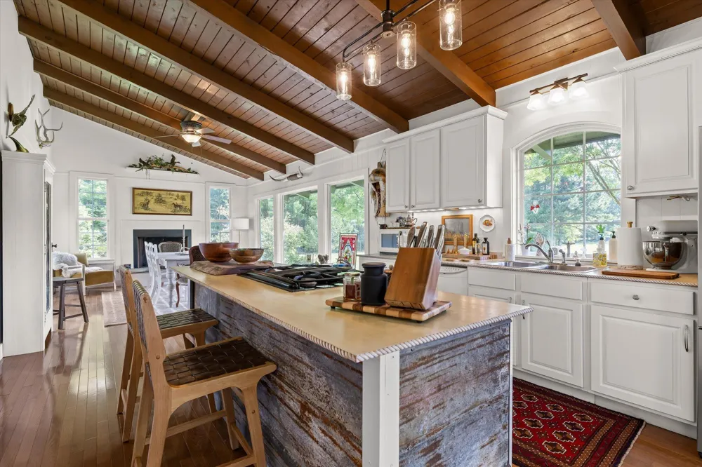 223 County Road 644 Mentone, AL 35984
