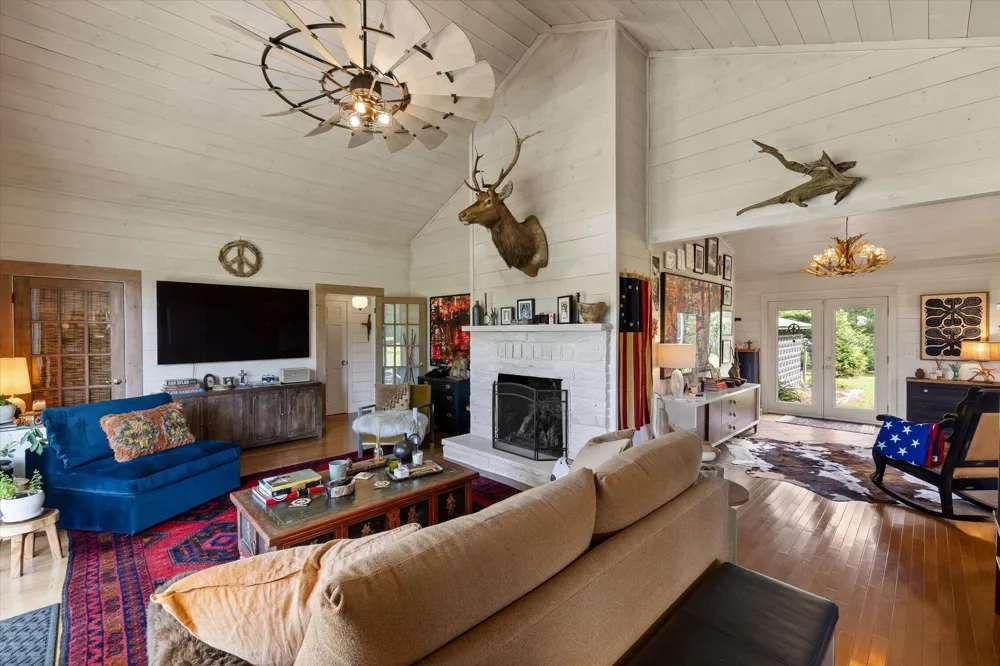 223 County Road 644 Mentone, AL 35984