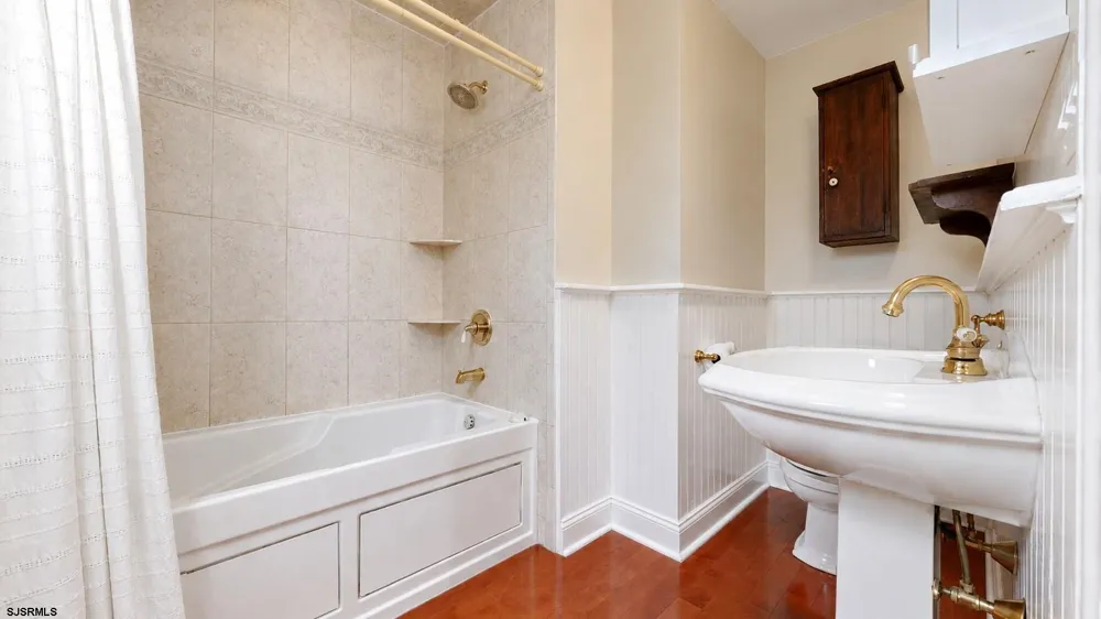 1401 Woodlynne Blvd Linwood, NJ 08221