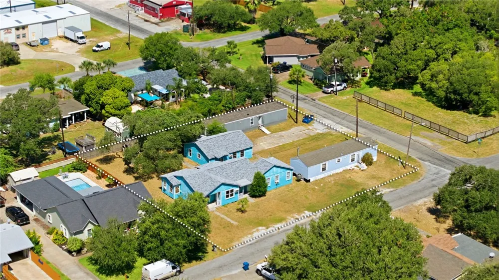 203 S 6th Street Rockport, TX 78382