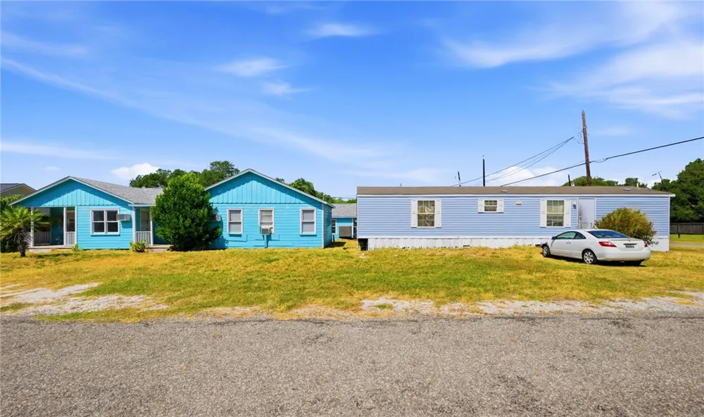 203 S 6th Street Rockport, TX 78382