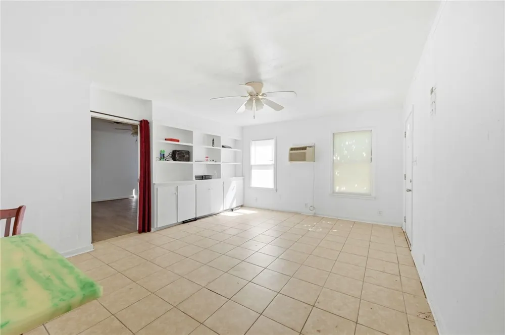 203 S 6th Street Rockport, TX 78382