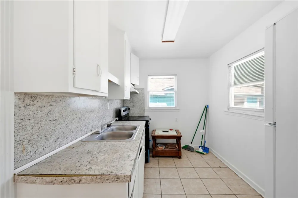 203 S 6th Street Rockport, TX 78382