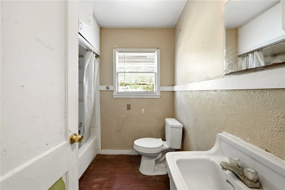 203 S 6th Street Rockport, TX 78382