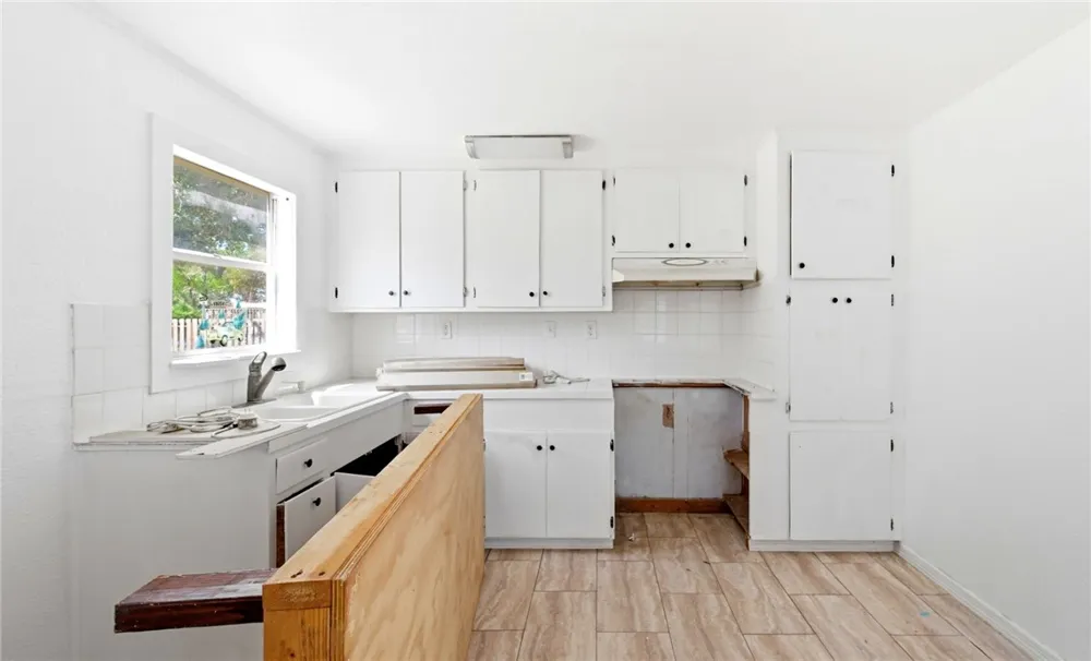 203 S 6th Street Rockport, TX 78382