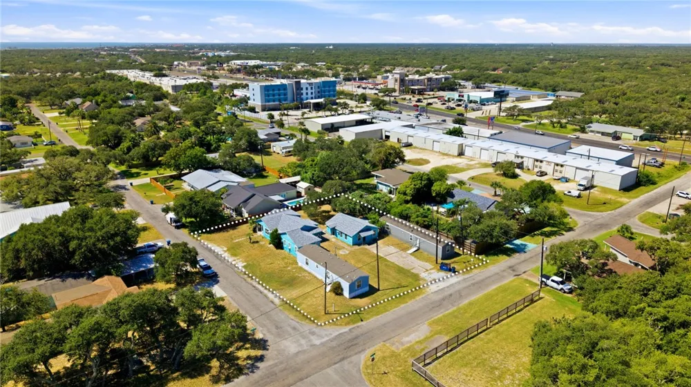 203 S 6th Street Rockport, TX 78382