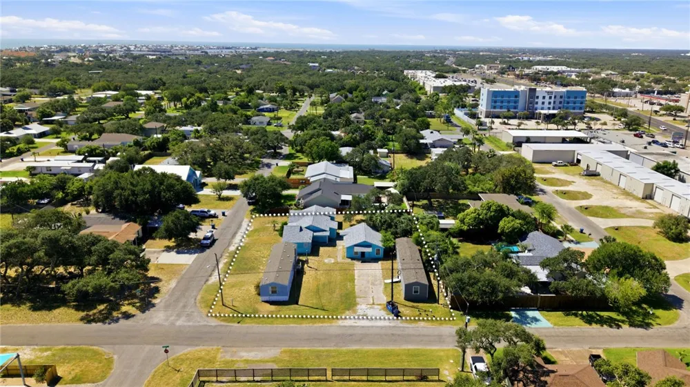 203 S 6th Street Rockport, TX 78382