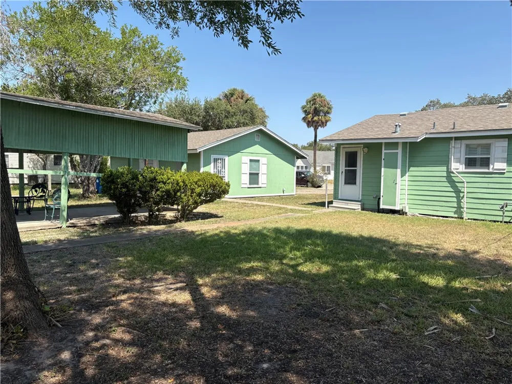 1010 E Fulton Street Sinton, TX 78387