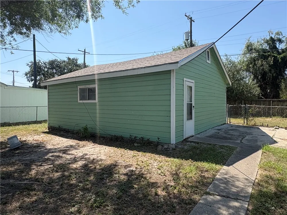 1010 E Fulton Street Sinton, TX 78387