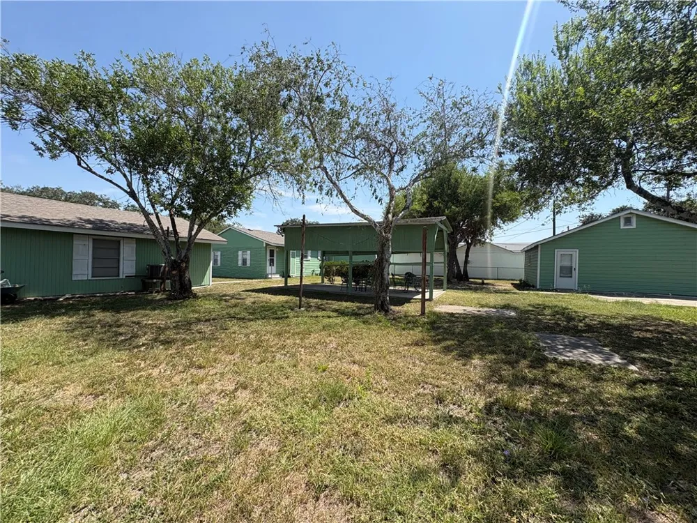 1010 E Fulton Street Sinton, TX 78387