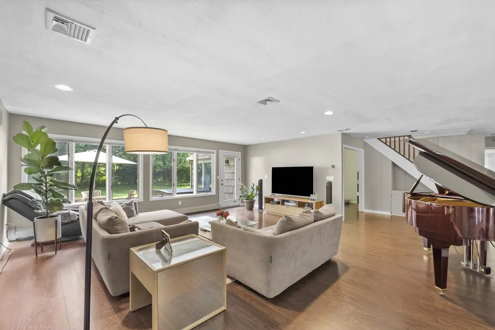 926 NORGATE DR Ridgewood, NJ 07450