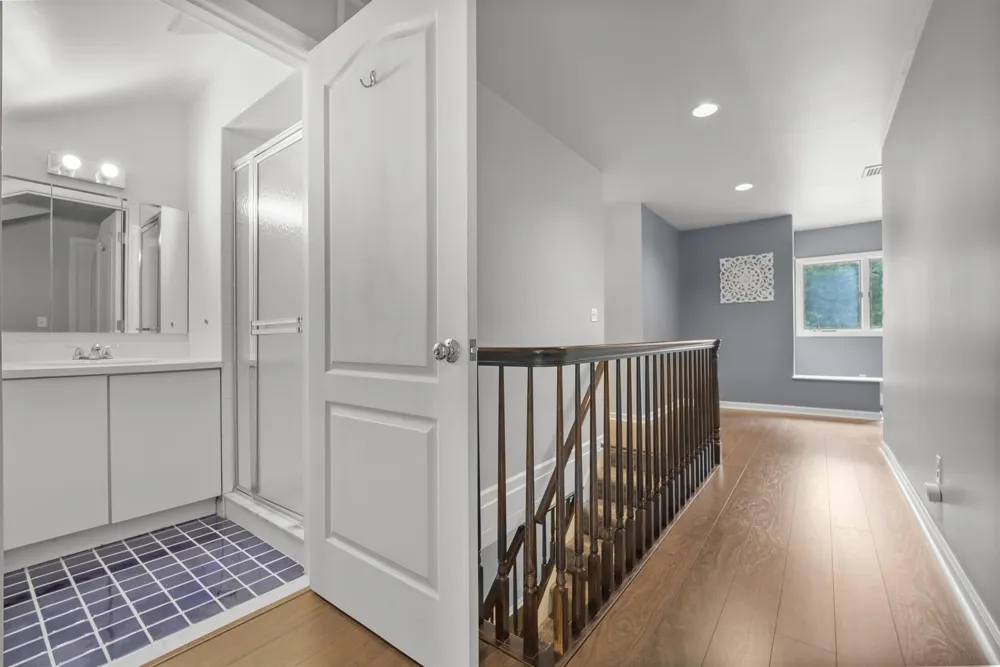 926 NORGATE DR Ridgewood, NJ 07450