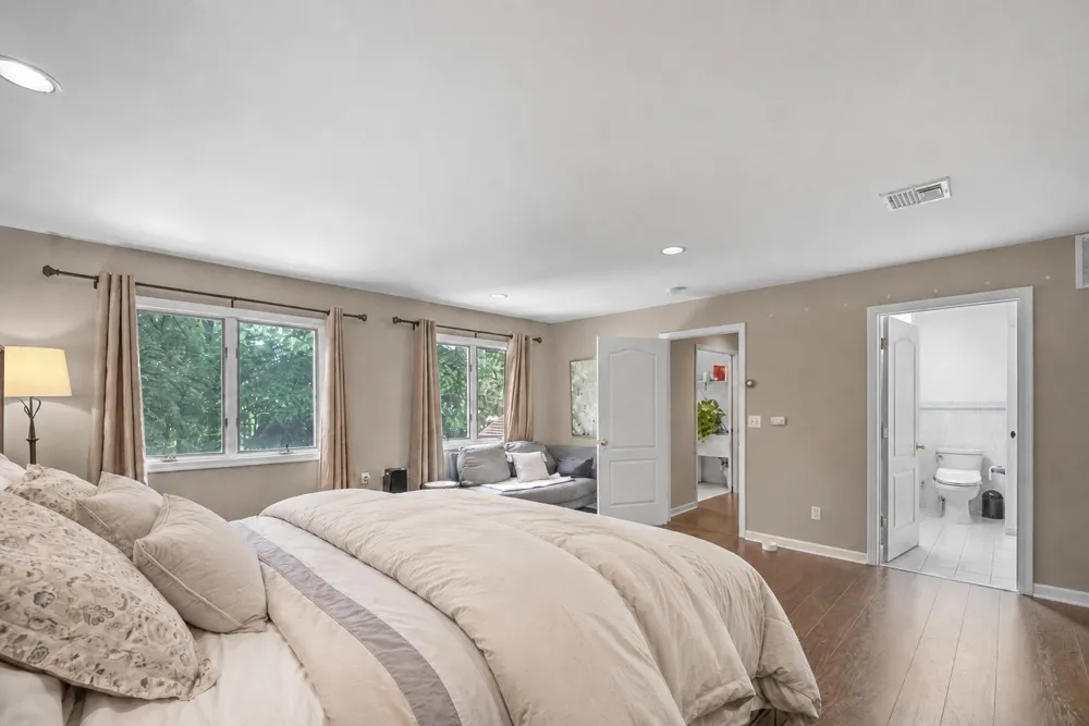926 NORGATE DR Ridgewood, NJ 07450