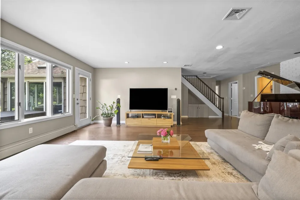 926 NORGATE DR Ridgewood, NJ 07450