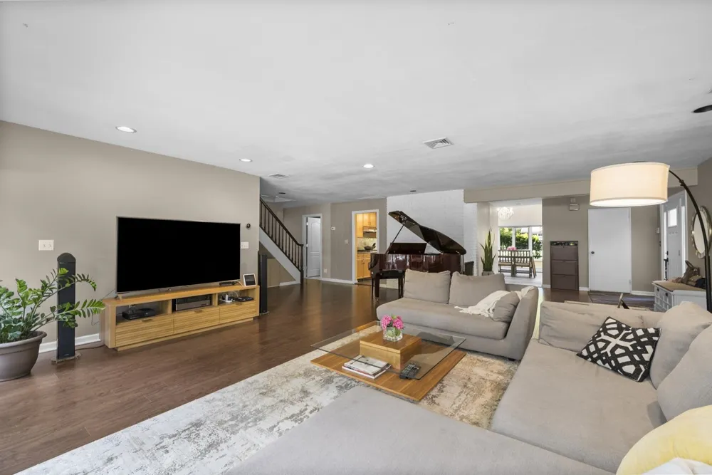 926 NORGATE DR Ridgewood, NJ 07450