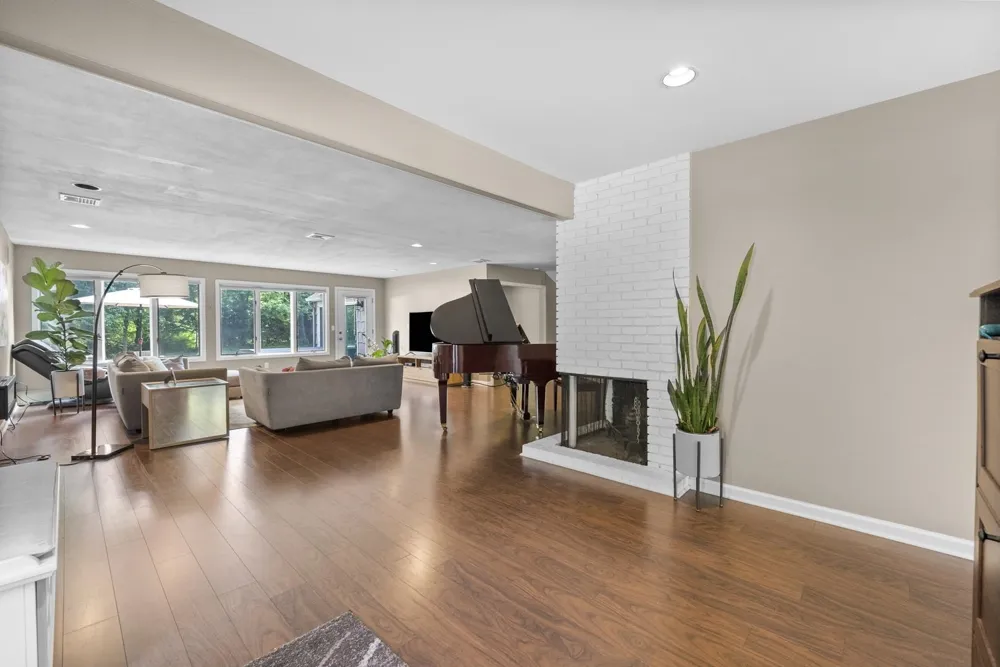 926 NORGATE DR Ridgewood, NJ 07450