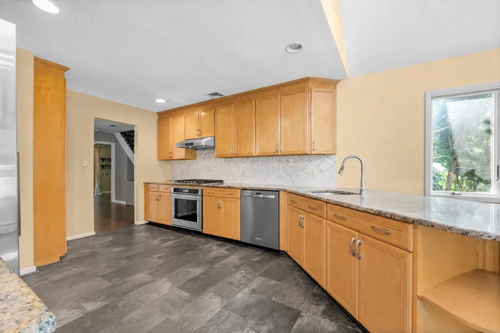 926 NORGATE DR Ridgewood, NJ 07450