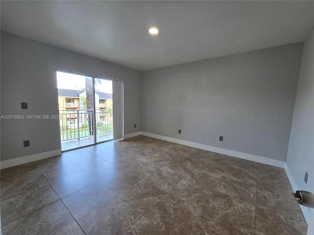 18860 NW 57th Ave #305 Hialeah, FL 33015
