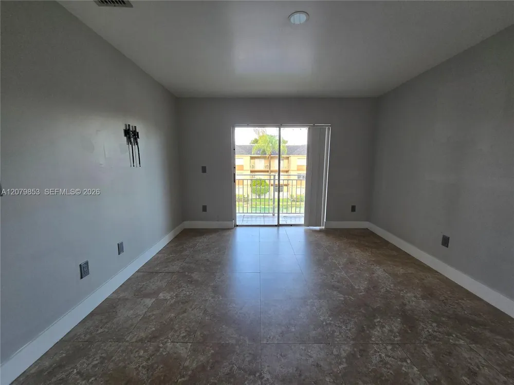 18860 NW 57th Ave #305 Hialeah, FL 33015