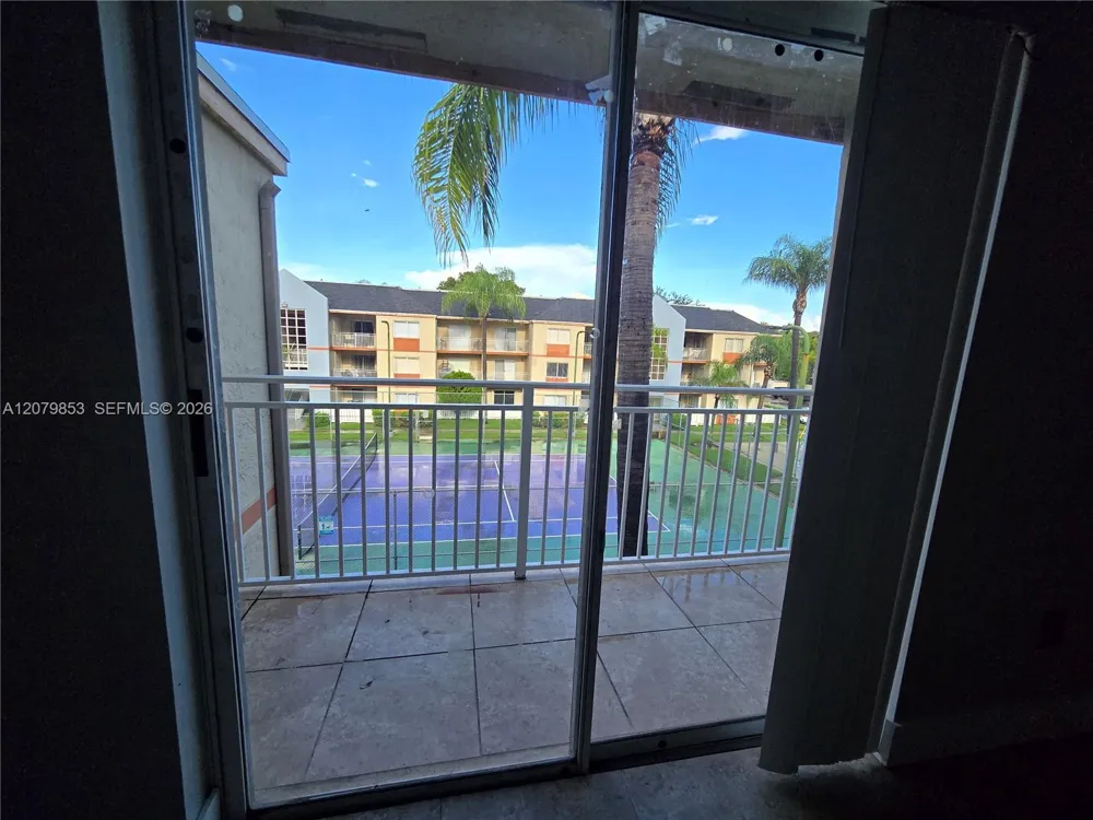 18860 NW 57th Ave #305 Hialeah, FL 33015